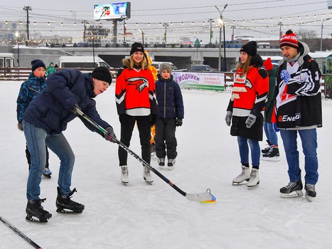 Выходные с «Авангардом» на городском катке на Бударина