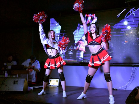 Хоккейная вечеринка в баре Svoи