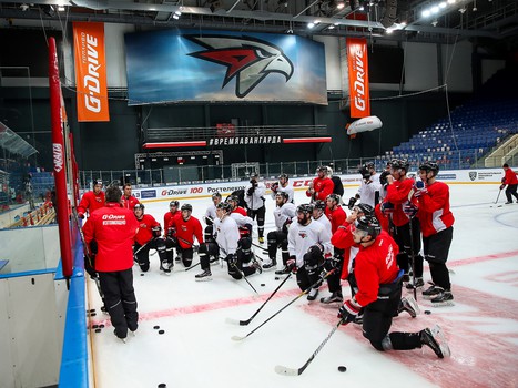 Открытая тренировка «Авангарда» для СМИ