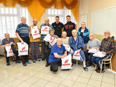 Итоги Усабря: подарки от "Авангарда" пациентам онкологического диспансера