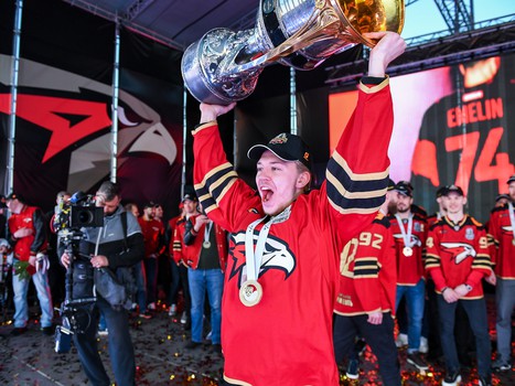 «Авангард» привёз Кубок Гагарина в Омск!