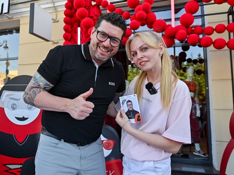 Первая вечеринка Буэнос Летос: Луи Робитайл