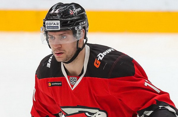 Михаил Фисенко сыграл сотый матч за «Авангард»