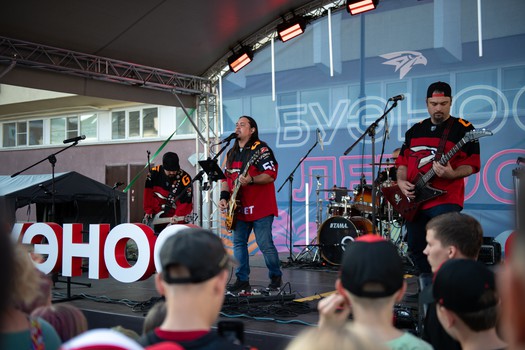 Дмитрий Рашевский в Омске на вечеринке Буэнос Летос