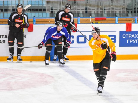 Открытая тренировка "Авангарда" для СМИ