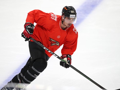 Первая тренировка Наиля Якупова в «Авангарде»