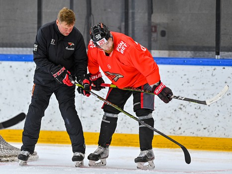 Тренировка «Авангарда» перед отправлением на турнир в Сочи