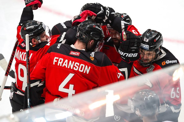 Шумаков принес победу в овертайме! Как «Авангард» выиграл у «Салавата Юлаева» в первом матче финала конференции «Восток»