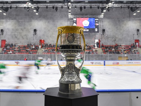 Полуфиналы и матчи за 5-8 места Первенства ЮХЛ в Омске