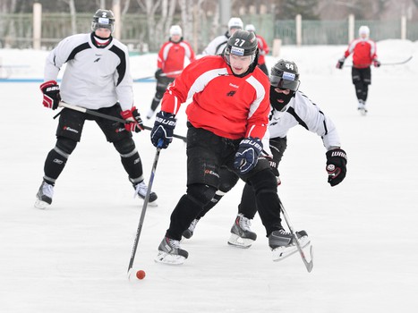 Тренировка "Авангарда" на открытом льду