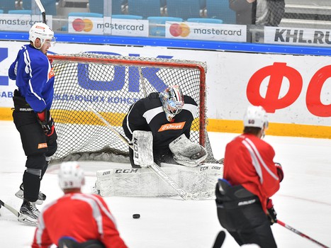 Раскатка "Авангарда" перед выездным матчем с "Барысом"