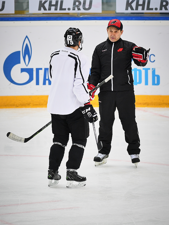Виталий Меньшиков принял участие в раскатке "Авангарда" перед матчем с "Трактором"