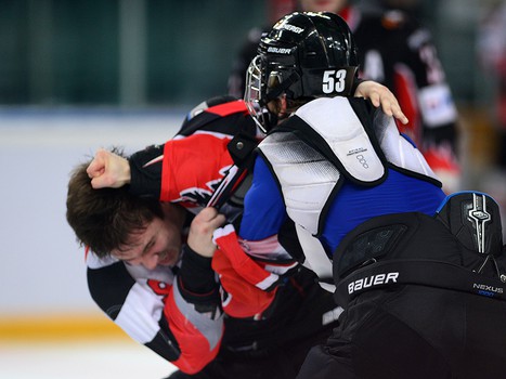 1/4 финала плей-офф МХЛ. Матч №3. "Омские Ястребы" - "Белые Медведи" 6:2