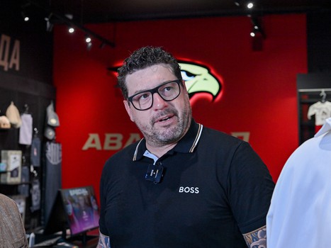 Первая вечеринка Буэнос Летос: Луи Робитайл