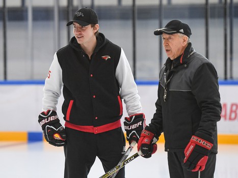 Мастер-класс Егора Мартынова для воспитанников Хоккейной Академии «Авангард» в Омске