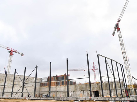 Продолжается строительство Хоккейной академии "Авангард"