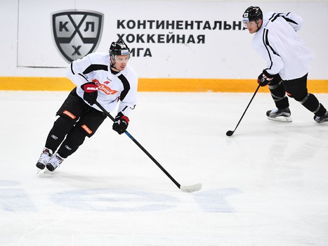 "Авангард" готовится к матчу с "Трактором"