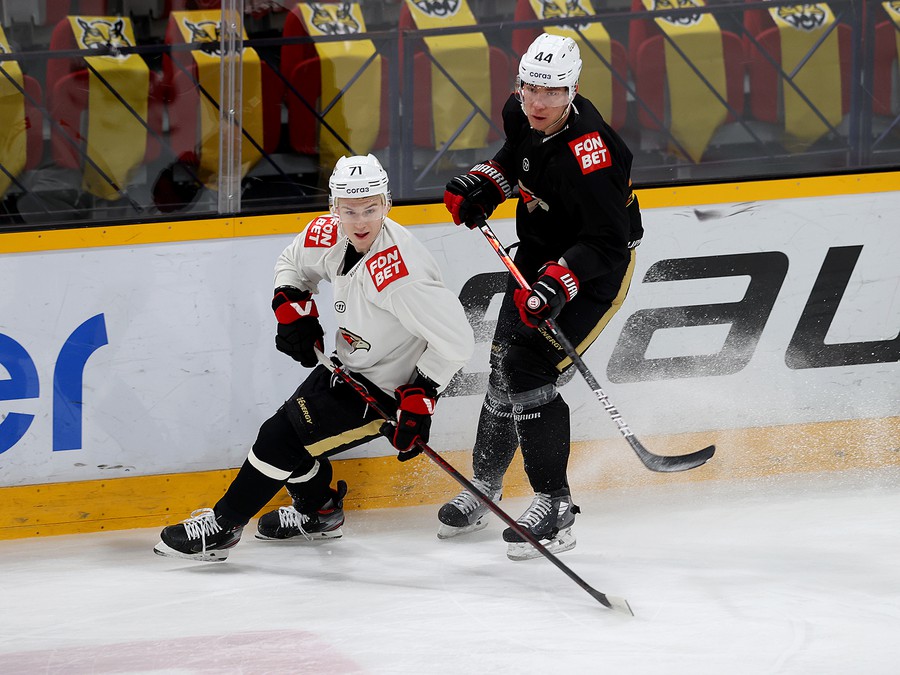 Раскатка «Авангарда» перед матчем в Череповце