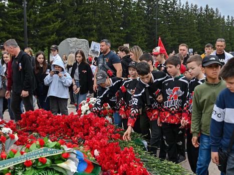 Возложение цветов в Парке Победы
