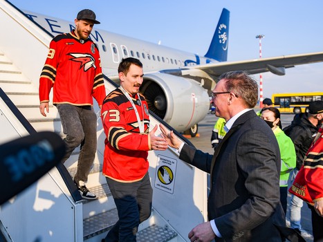 «Авангард» привёз Кубок Гагарина в Омск!