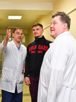 Итоги Усабря: подарки от "Авангарда" пациентам онкологического диспансера