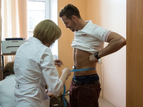 Новички "Авангарда" прошли медосмотр