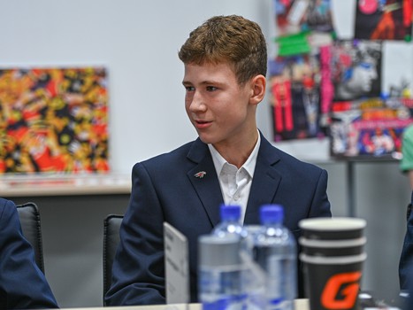 Александр Крылов на G-Drive Арене и в Хоккейной Академии «Авангард»