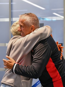 Боб Хартли прилетел в Омск