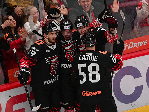 МЫ ГОЛОДНЫ ДО ПОБЕД | Победная раздевалка «Авангарда» после матча с «Трактором»