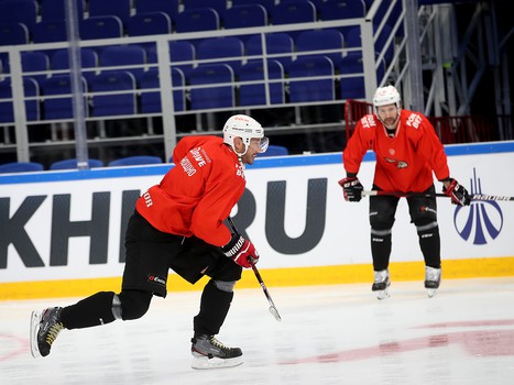 Тренировка «Авангарда» перед матчем в Уфе
