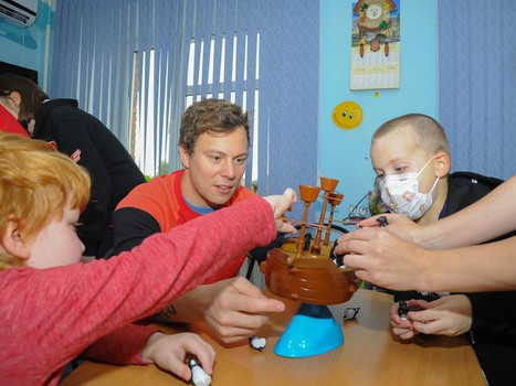 Фурх, Густафссон и Анелёв в гостях у юных болельщиков из ОДКБ