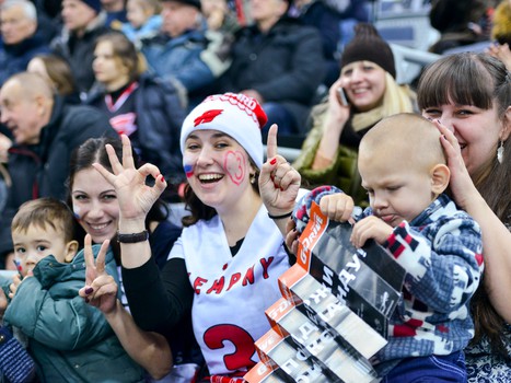 Наша атмосфера. Как поддерживали "Авангард" в сибирском дерби