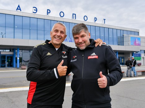 Боб Хартли прилетел в Омск