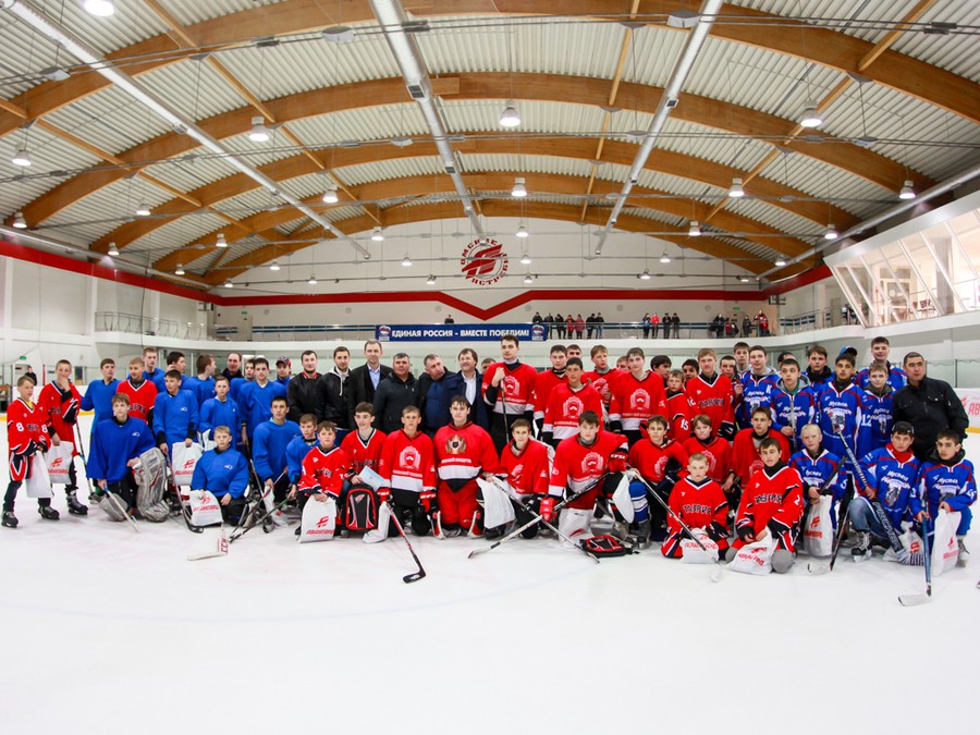 Турнир ХК "Авангард" среди дворовых детских команд в День космонавтики