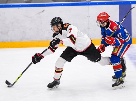 Третий игровой день финала Первенства ЮХЛ в Омске