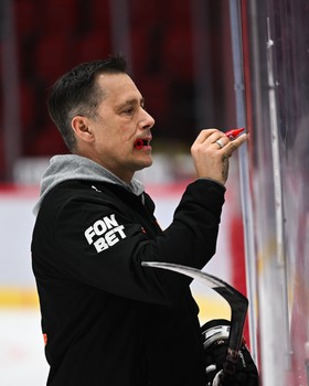 Тренировка «Авангарда» перед первым матчем серии с «Нефтехимиком»