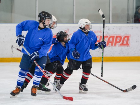 Турнир ХК "Авангард" среди дворовых детских команд в День космонавтики