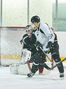 Тренировка "Авангарда" перед первым матчем на сборе