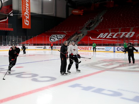 Раскатка «Авангарда» перед матчем с «Нефтехимиком»