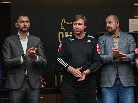 Первая ледовая тренировка «Авангарда»