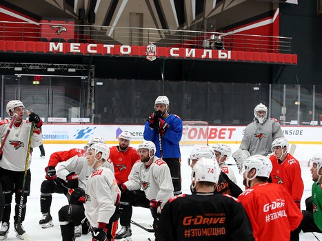 Тренировка «Авангарда» во время паузы в чемпионате