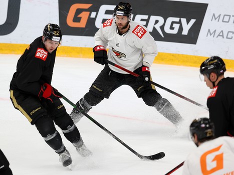 Тренировка «Авангарда» перед матчем с «Салаватом Юлаевым»