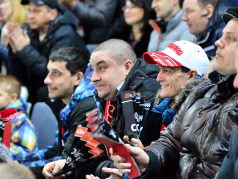 Наша атмосфера. Как поддерживали "Авангард" в сибирском дерби