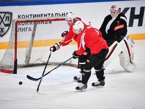 "Авангард" готовится к битве с амурскими "тиграми"