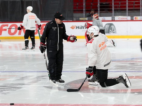 Тренировка «Авангарда» в Екатеринбурге перед третьим матчем серии с «Автомобилистом»