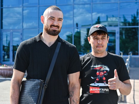 Артём Блажиевский прилетел в Омск