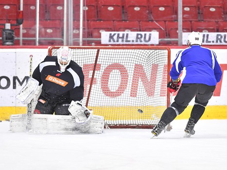 Раскатка "Авангарда" перед выездным матчем с "Трактором"