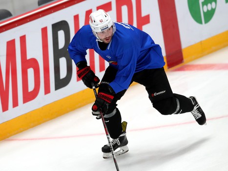 «Авангард» возобновил тренировки. Первое занятие по катанию