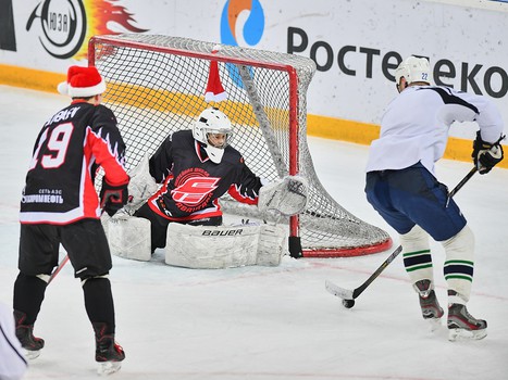 Предновогодний матч "Офисных Ястребов"
