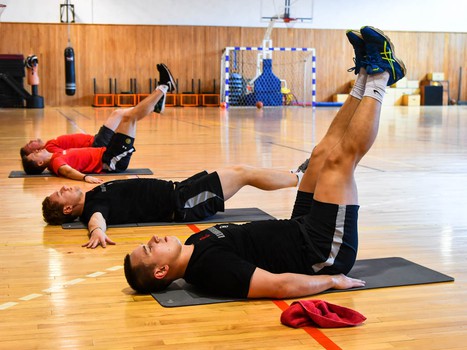 "Авангард" возобновил тренировки